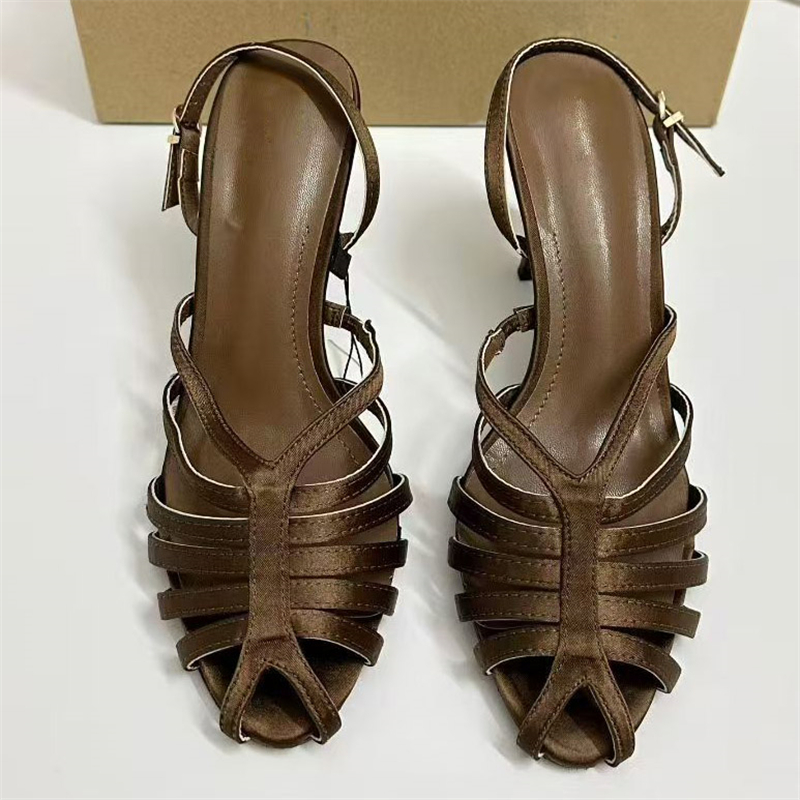 Street Fashion Rome - Sandalias de tacón alto fino con
