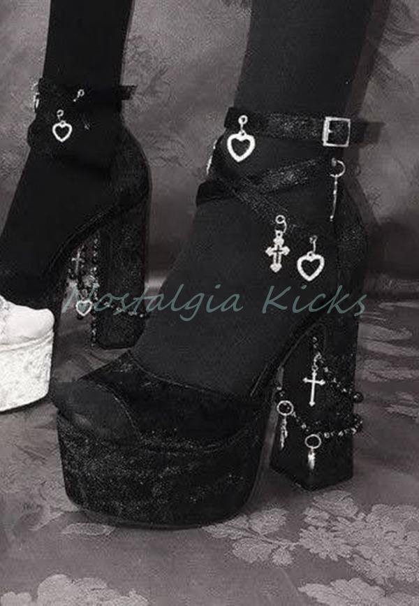 Street Fashion Rome - Sandalias góticas de tacón alto con