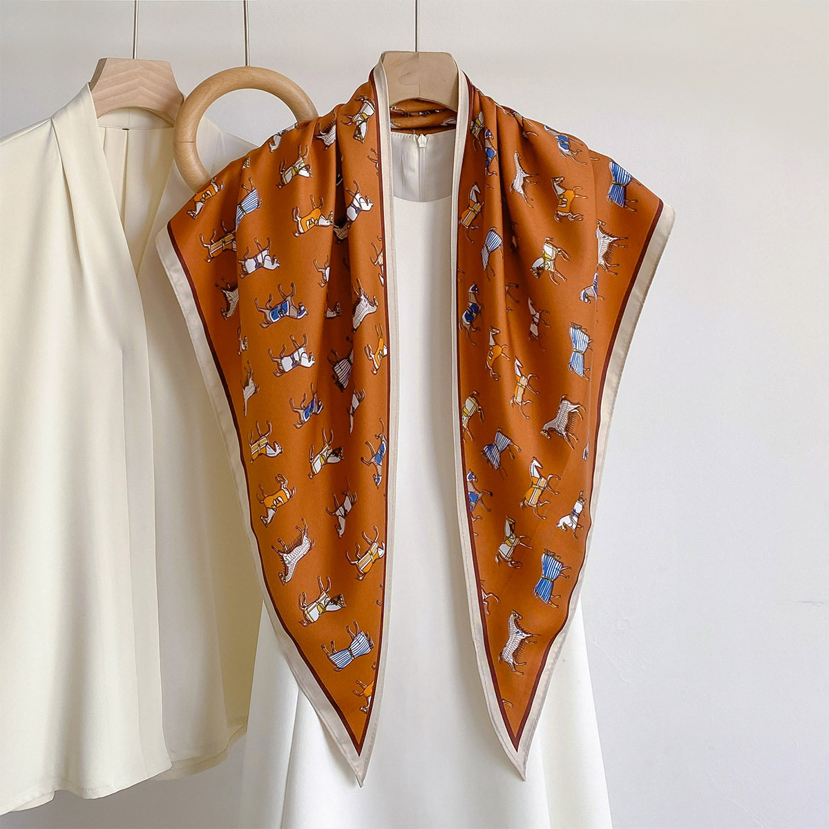 Pañuelo Triangular de Satén Mo - Bandana Multi Way reseña y precio