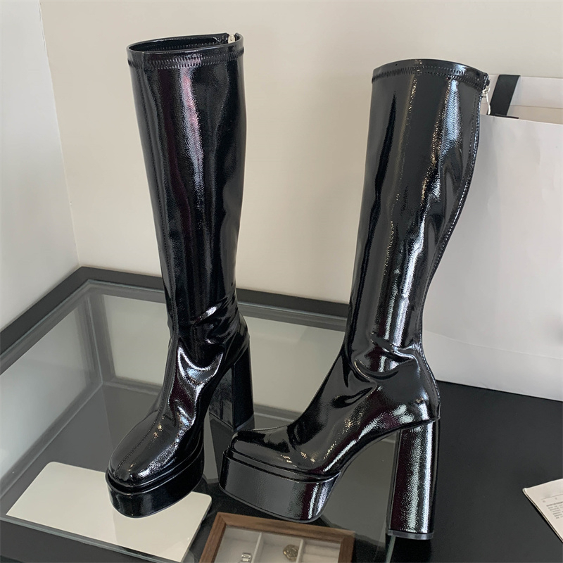 Eilyken, botas hasta la rodill - Street Fashion Rome reseña y precio
